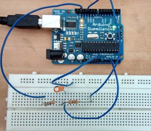 capacitor-arduino - theoryCIRCUIT - Do It Yourself Electronics Projects